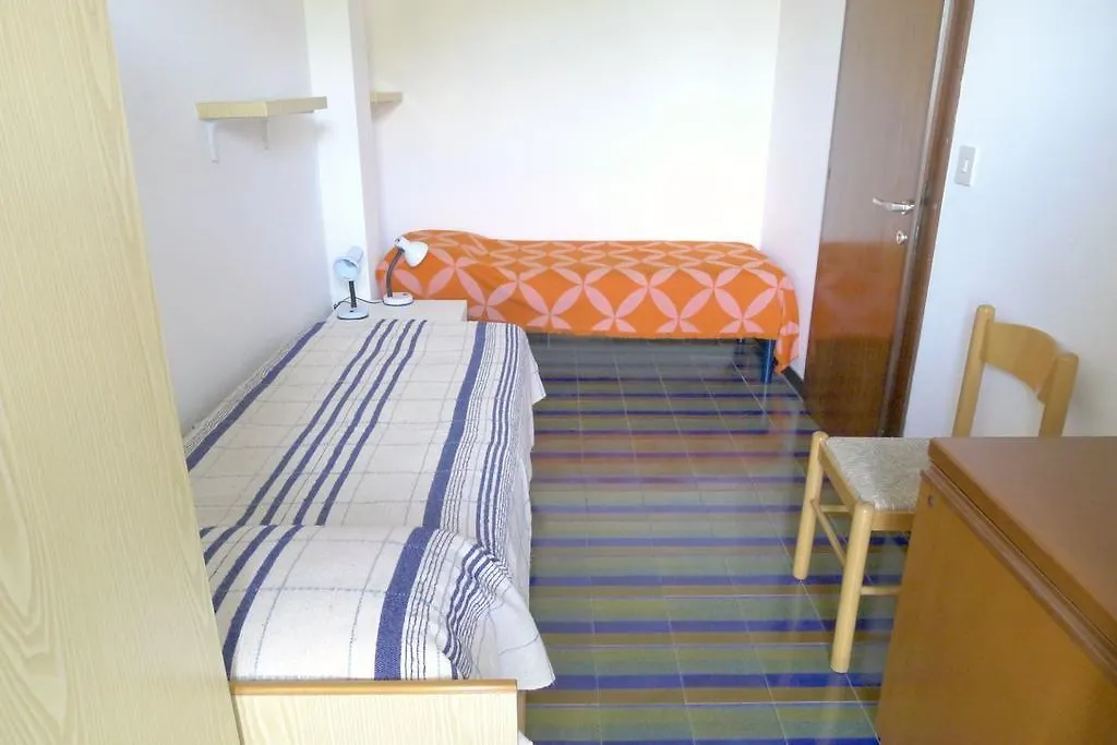 Adriatica Immobiliare - Michi Apartments 利多迪迪耶索洛 0*,  意大利